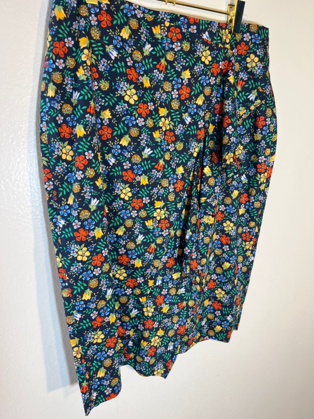 J. Crew Liberty Navy Floral Cotton Ruffle Front Pencil Skirt Red, Yellow Blue 8 - Picture 7 of 7